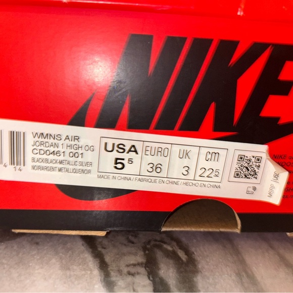 Nike silver and black 1’s - Picture 3 of 5